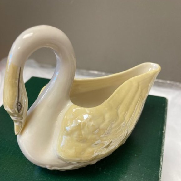 Belleek Pottery Bowl Swan Lustre 4" - Picture 1 of 5